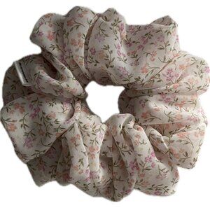 XL Scrunchie- Soft Pink Floral